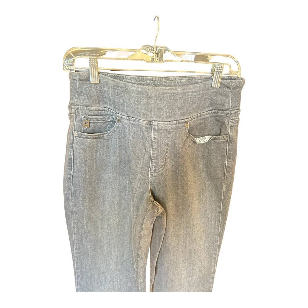 Stylish Gray Women's Straight Leg Stretch Jeans - Picture 3 of 10